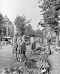 857920 Gezicht op de bloemenmarkt op het Janskerkhof te Utrecht.